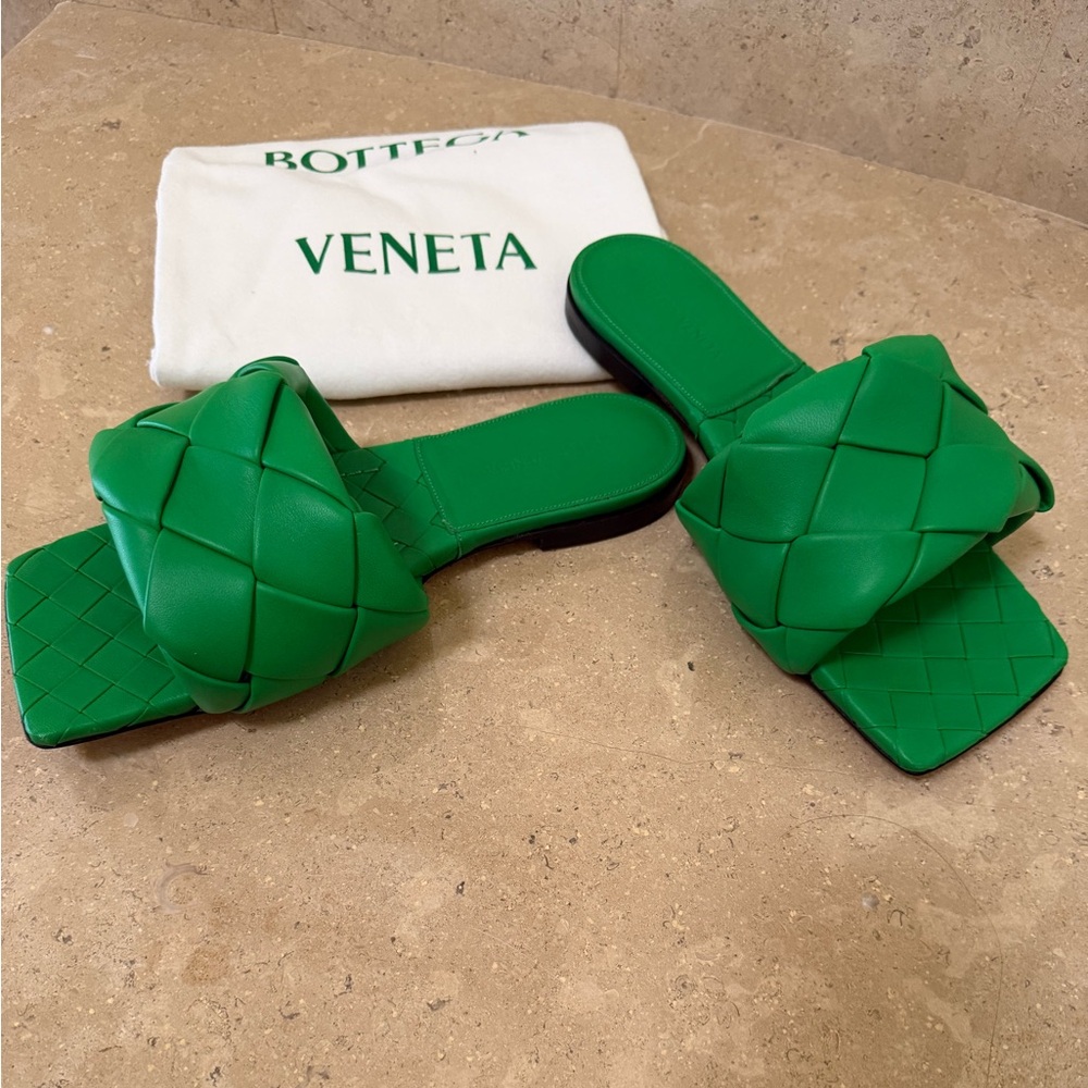 Bottega Veneta Lido Flat Sandals